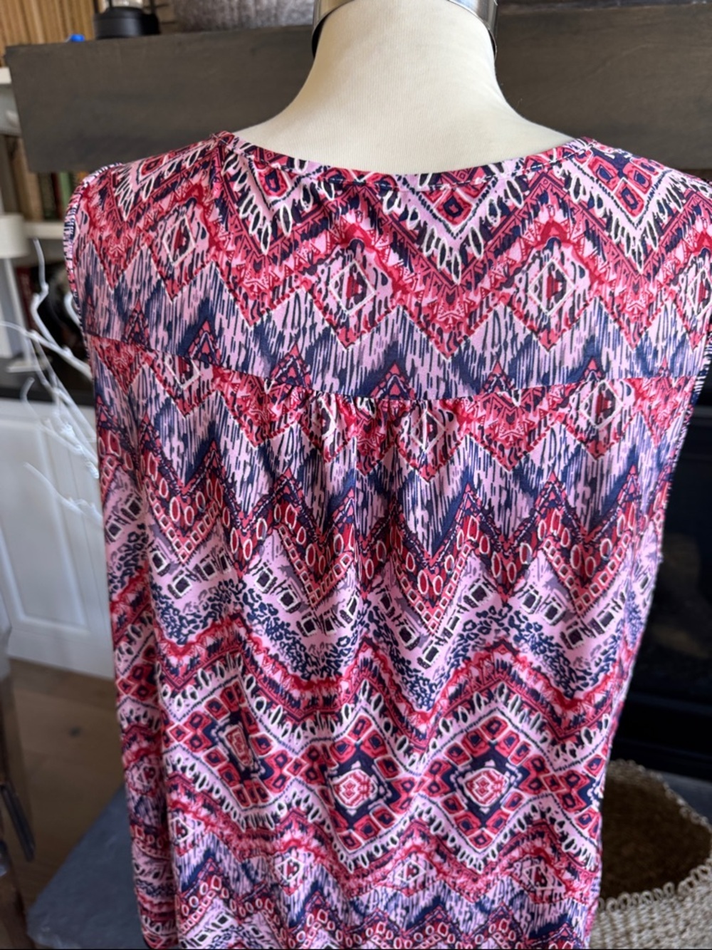 Women's Red & Navy Printed Sleeveless Tank Top - Picture 8 of 11